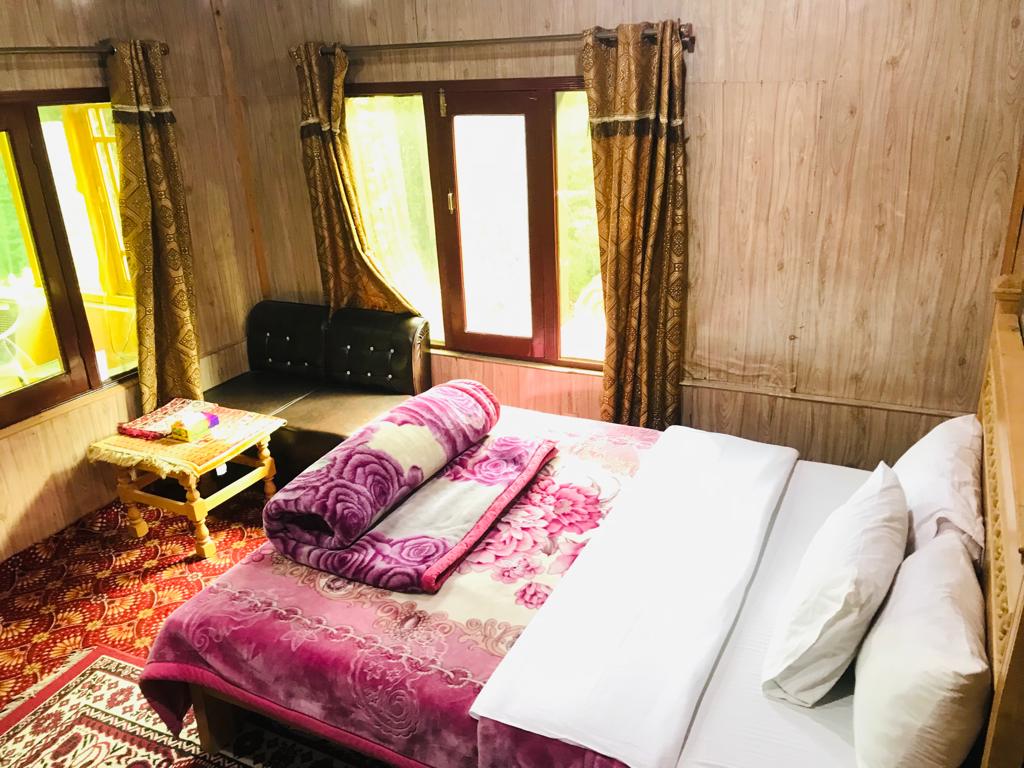 Naltar Continental Hotel